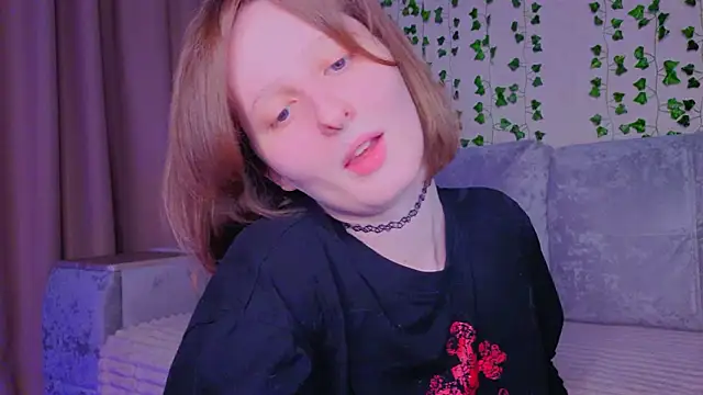 Snapshot of c0ralynx chatting on July 17, 7:08 pm c0ralynx online show from July 17, 7:08 pm