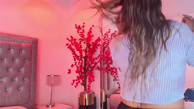 Lia adamsss online show from April 12, 3:55 am