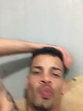 HenriquePhn online show from August 2, 5:06 am