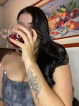 andrea gomes  online show from June 26, 8:08 am