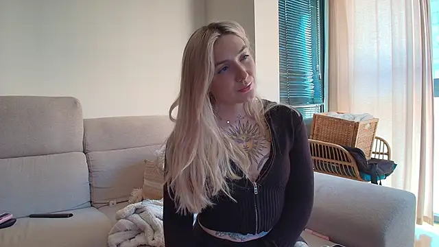 Snapshot of tattoobbgirl chatting on March 16, 1:59 pm tattoobbgirl online show from March 16, 1:59 pm