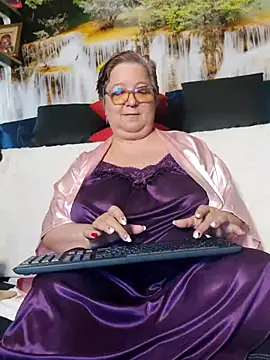 QueenPammy1 online show from April 4, 5:38 am