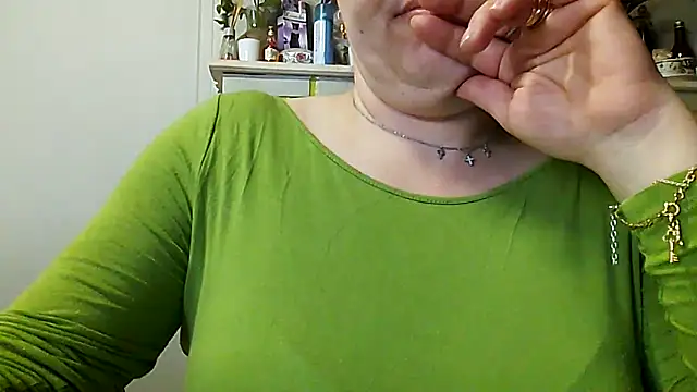 Snapshot of mimi19820 chatting on March 17, 8:18 am mimi19820 online show from March 17, 8:18 am