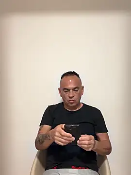 Snapshot of mateocali25 chatting on May 25, 7:31 pm mateocali25 online show from May 25, 7:31 pm