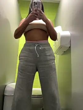 ultimate PAWG online show from April 3, 3:21 pm