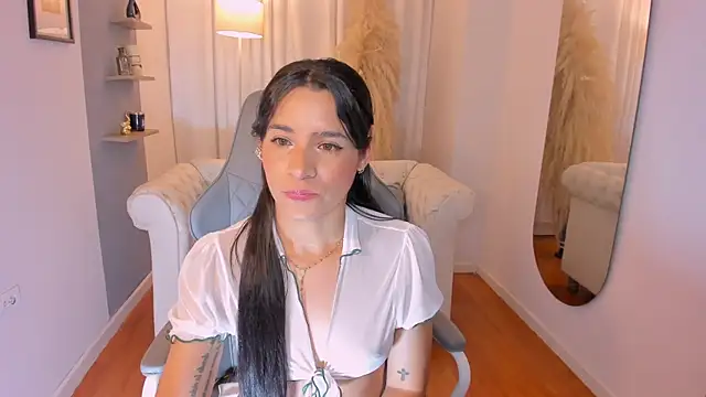 hanna mils online show from February 27, 3:50 am