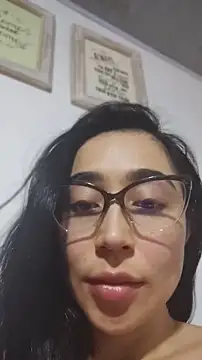Elowyn online show from May 23, 1:44 am