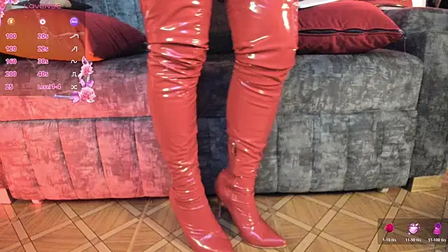 Snapshot of _LuanaDabbraccio chatting on February 16, 1:29 pm LuanaDabbraccio online show from February 16, 1:29 pm