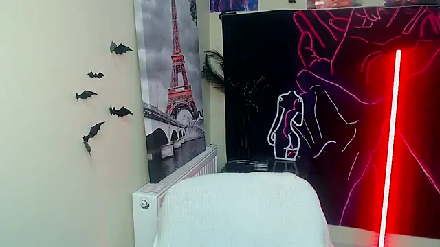 VanessaRey  online show from November 13, 5:50 am