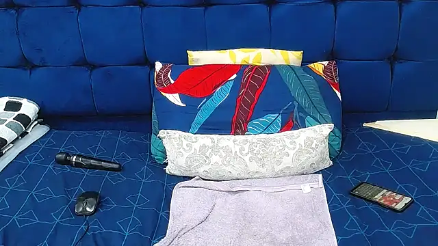 AriesCake online show from February 10, 7:07 pm