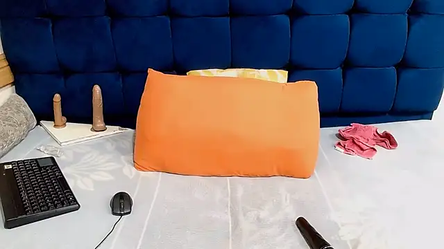 AriesCake online show from May 23, 5:39 pm