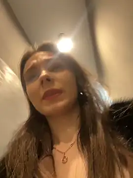 MilaBee online show from February 7, 5:33 am