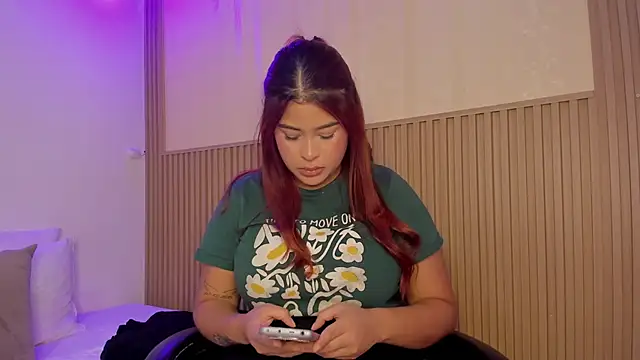 Snapshot of sharonscoth chatting on March 12, 7:20 pm sharonscoth online show from March 12, 7:20 pm