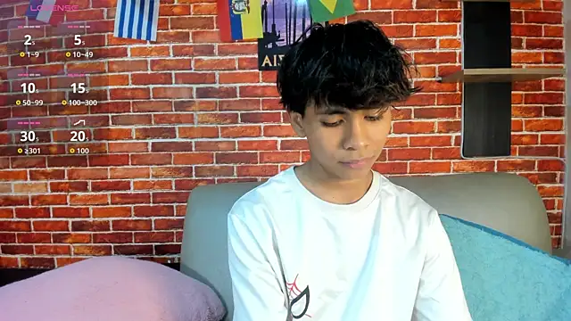 Snapshot of Ethan_Westt chatting on June 24, 7:35 pm Ethan Westt online show from June 24, 7:35 pm
