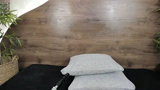 mia lacy  online show from November 22, 7:35 pm