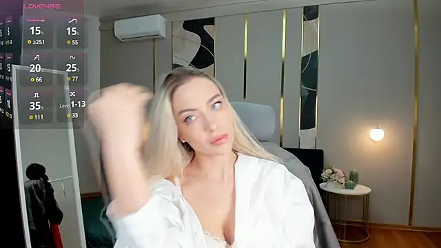  Miss Valentina  online show from March 23, 1:31 am