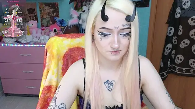 Snapshot of Manuela_unicorn chatting on March 13, 8:15 pm Manuela unicorn online show from March 13, 8:15 pm