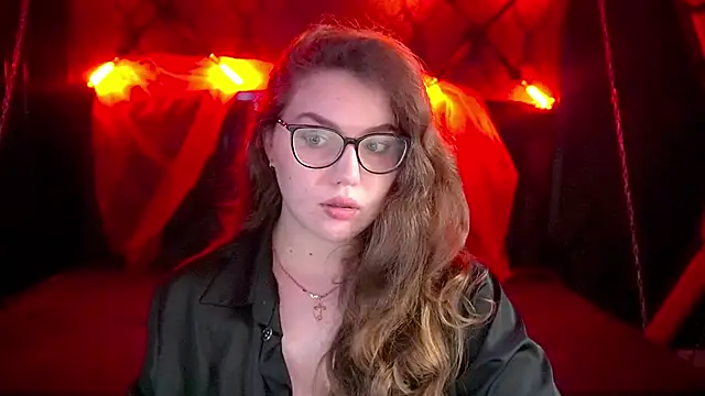 LuxSopphia online show from November 8, 8:29 pm