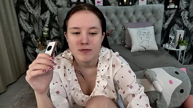 CarolineTenders online show from January 18, 1:09 am