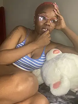 YummyMelanin117 online show from September 18, 6:43 pm