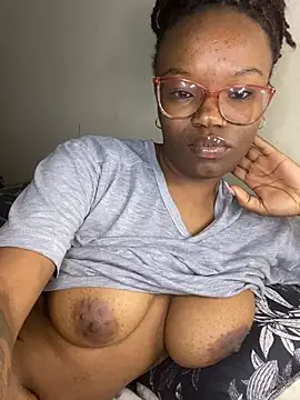 YummyMelanin117 online show from January 16, 8:02 pm