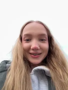 bambi lu online show from April 14, 4:46 pm