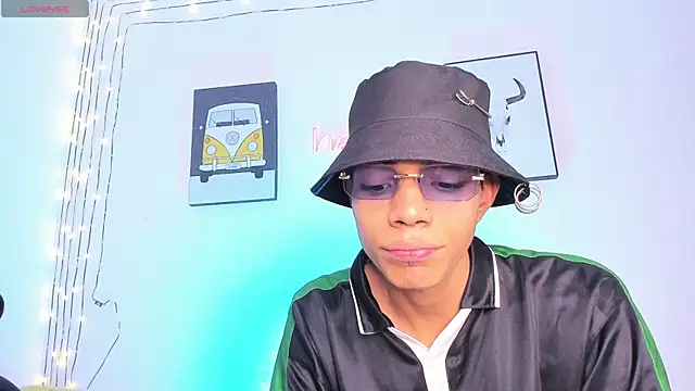 candyandmarilyn online show from December 18, 9:21 pm