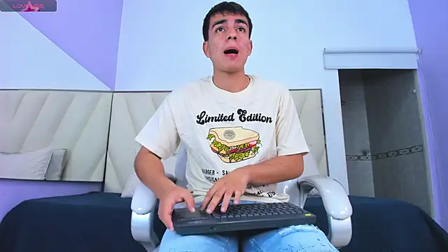 Hotboy21  online show from January 14, 3:34 am