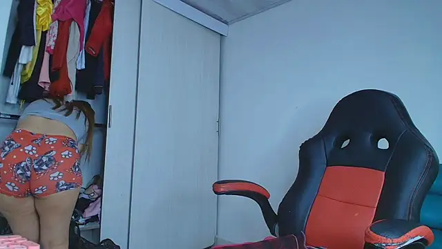 lovehotpink online show from December 2, 8:48 pm