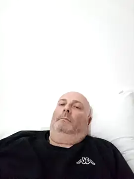 Alexis Bull online show from March 22, 2:14 pm