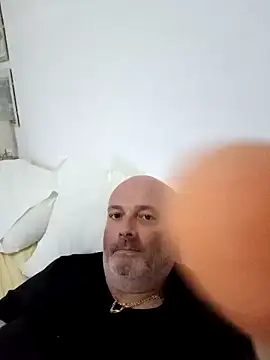 Alexis Bull online show from September 20, 8:10 pm