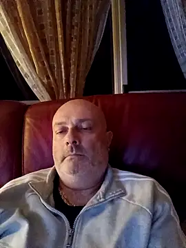 Alexis Bull online show from January 9, 11:39 pm