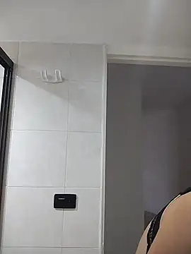 Snapshot of carlafox05 chatting on February 2, 10:19 pm carlafox05 online show from February 2, 10:19 pm