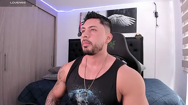 santi aesthetic online show from February 3, 2:44 pm