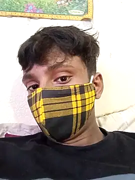 Snapshot of _fucker_18 chatting on October 12, 10:03 am fucker 18 online show from October 12, 10:03 am