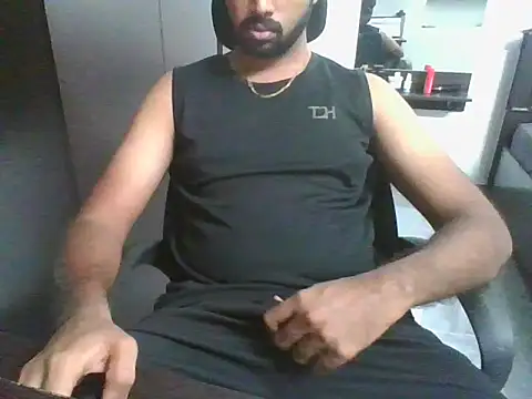 Snapshot of lovelyakash69 chatting on March 17, 11:24 am lovelyakash69 online show from March 17, 11:24 am