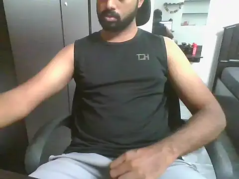 Snapshot of lovelyakash69 chatting on April 2, 8:34 am lovelyakash69 online show from April 2, 8:34 am