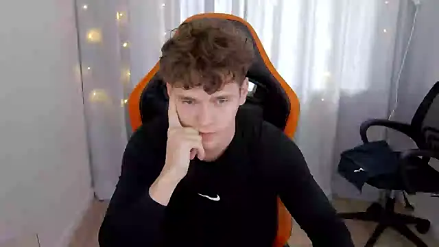 DanyDavis online show from April 10, 8:52 am