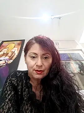 lunadicty online show from April 5, 5:43 pm