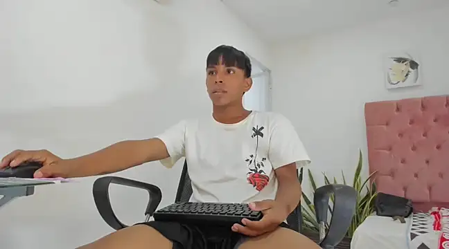 Snapshot of videmasterx chatting on March 20, 4:31 pm videmasterx online show from March 20, 4:31 pm