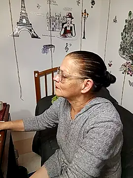 katrina perez online show from February 5, 12:04 am