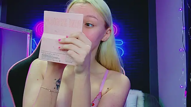 AlessiaCroft online show from February 24, 4:54 am