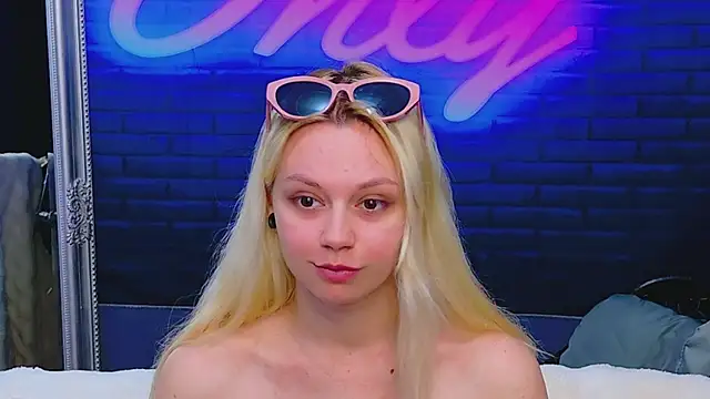 Snapshot of AlessiaCroft chatting on June 6, 4:06 am AlessiaCroft online show from June 6, 4:06 am