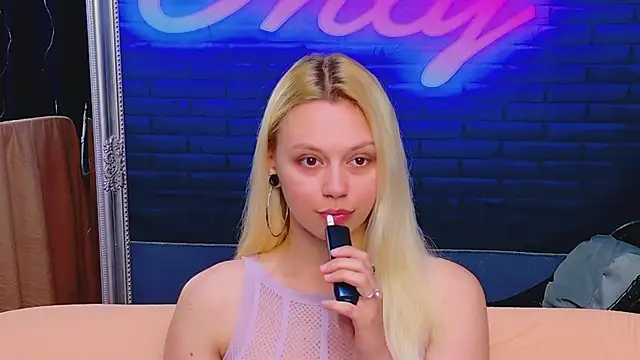 Snapshot of AlessiaCroft chatting on June 15, 4:15 am AlessiaCroft online show from June 15, 4:15 am