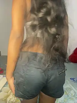 Snapshot of selena_mia chatting on February 13, 7:43 pm selena mia online show from February 13, 7:43 pm