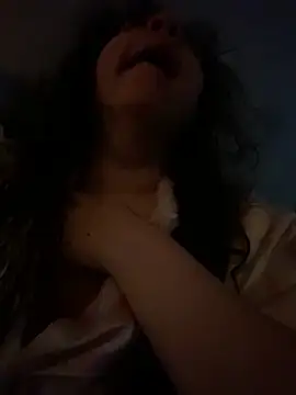 w3tkittty online show from February 28, 4:13 am