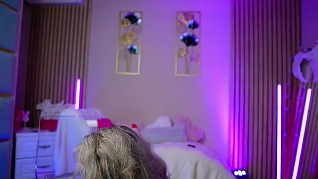 SabrinaJade online show from March 8, 6:28 am