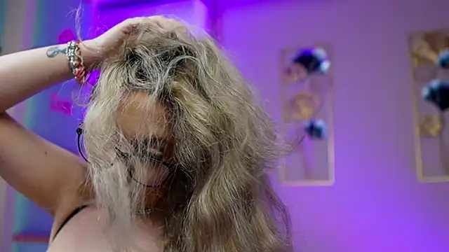 SabrinaJade online show from March 26, 6:41 am