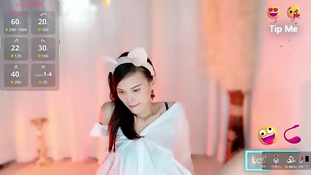 LunaBelle1984 online show from September 22, 3:36 pm