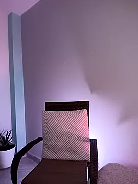 Snapshot of Alicia_Montess chatting on October 19, 4:13 am Alicia Montess online show from October 19, 4:13 am